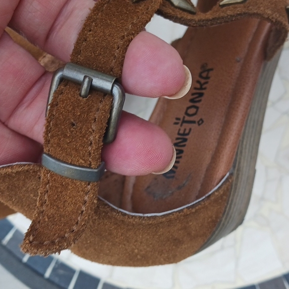 Minnetonka women's leather fringe sandals size 7 - Picture 4 of 9